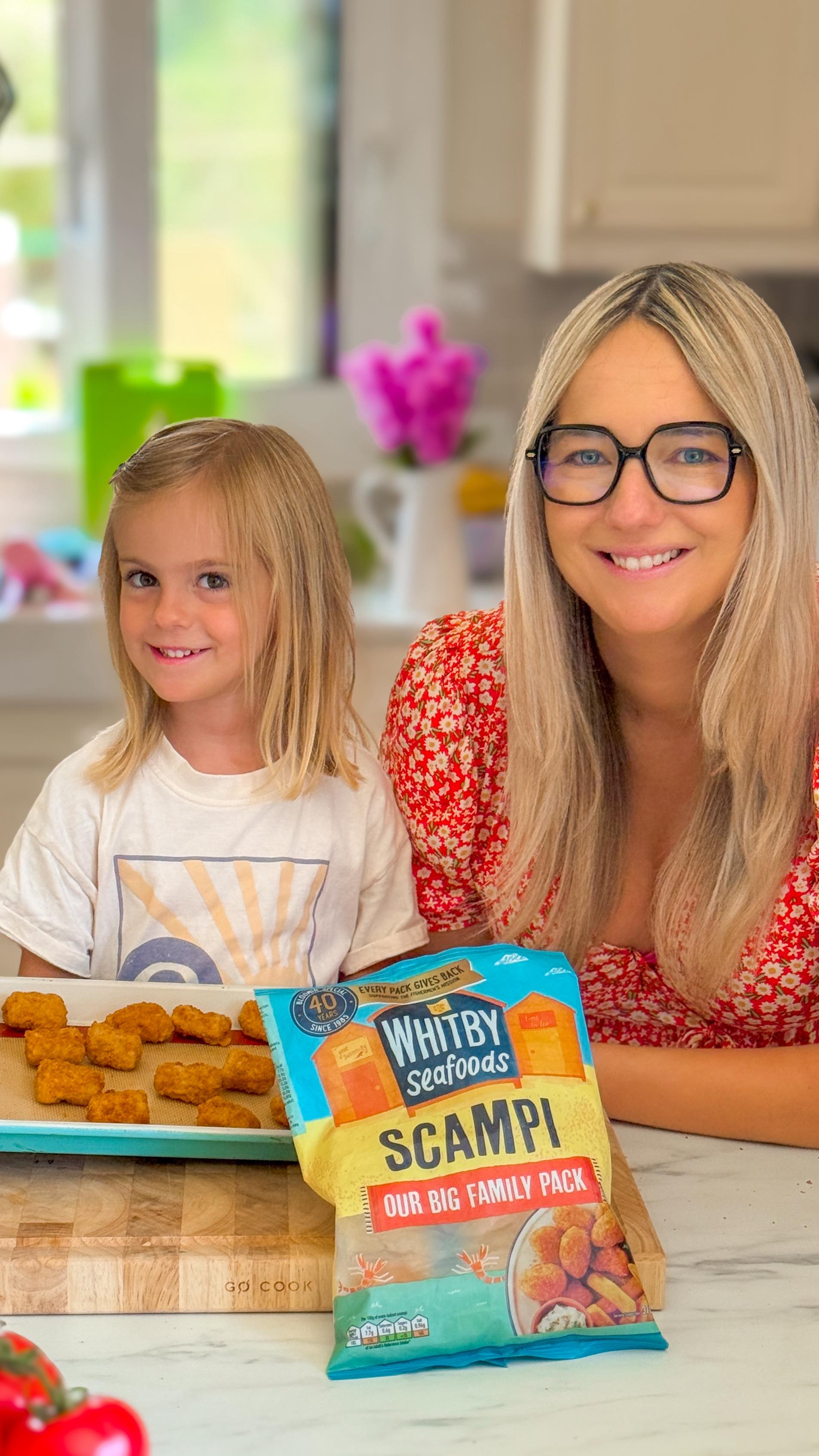 Instagram post by @dinnerwithdafni for ASDA. Caption reads: Scampi Pitta Platter = dinner made fun 👏

We gave....