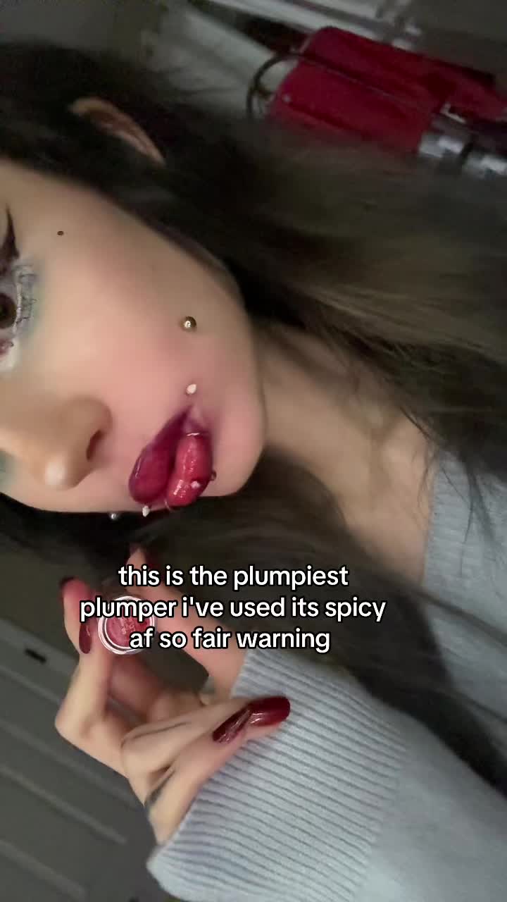 TikTok post by @insectcircus for Aora Makeup. Caption reads: [...] #tiktokshopcybermonday @Aora Makeup US.
