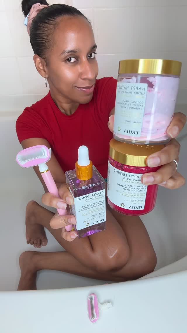 Instagram post by @kimcesskimstaglam for Truly Beauty. Caption reads: La lonchera de @trulybeauty tiene TODO lo....