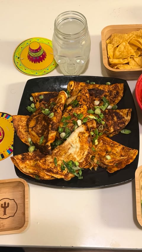Instagram post by @girlbossmommie_x3 for Old El Paso. Caption reads: Happy Cinco De Mayo @oldelpaso Made our favorite....