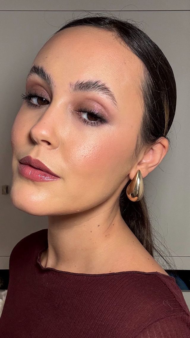 Instagram post by @laura_noltemeyer for RMS BEAUTY. Caption reads: *Anzeige| Fall Make-Up Inspo in....