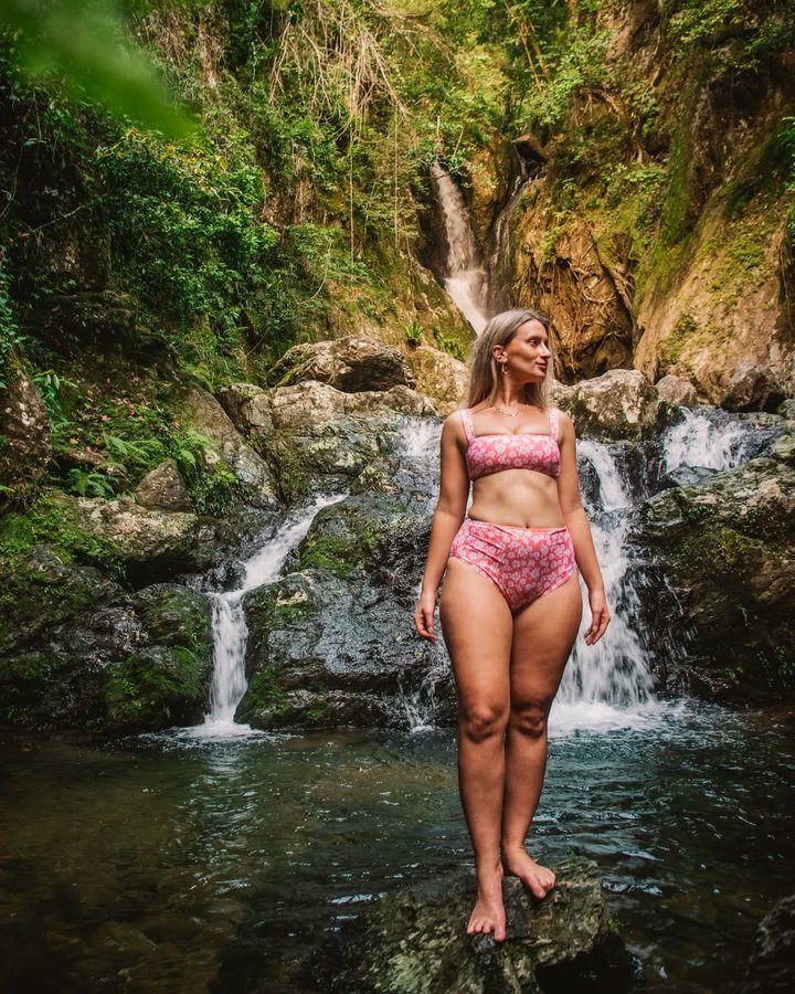 Instagram post by @rachelsholliday for Okanui. Caption reads: [...] 🌴🧜‍♀️

Wearing my new bikini from....