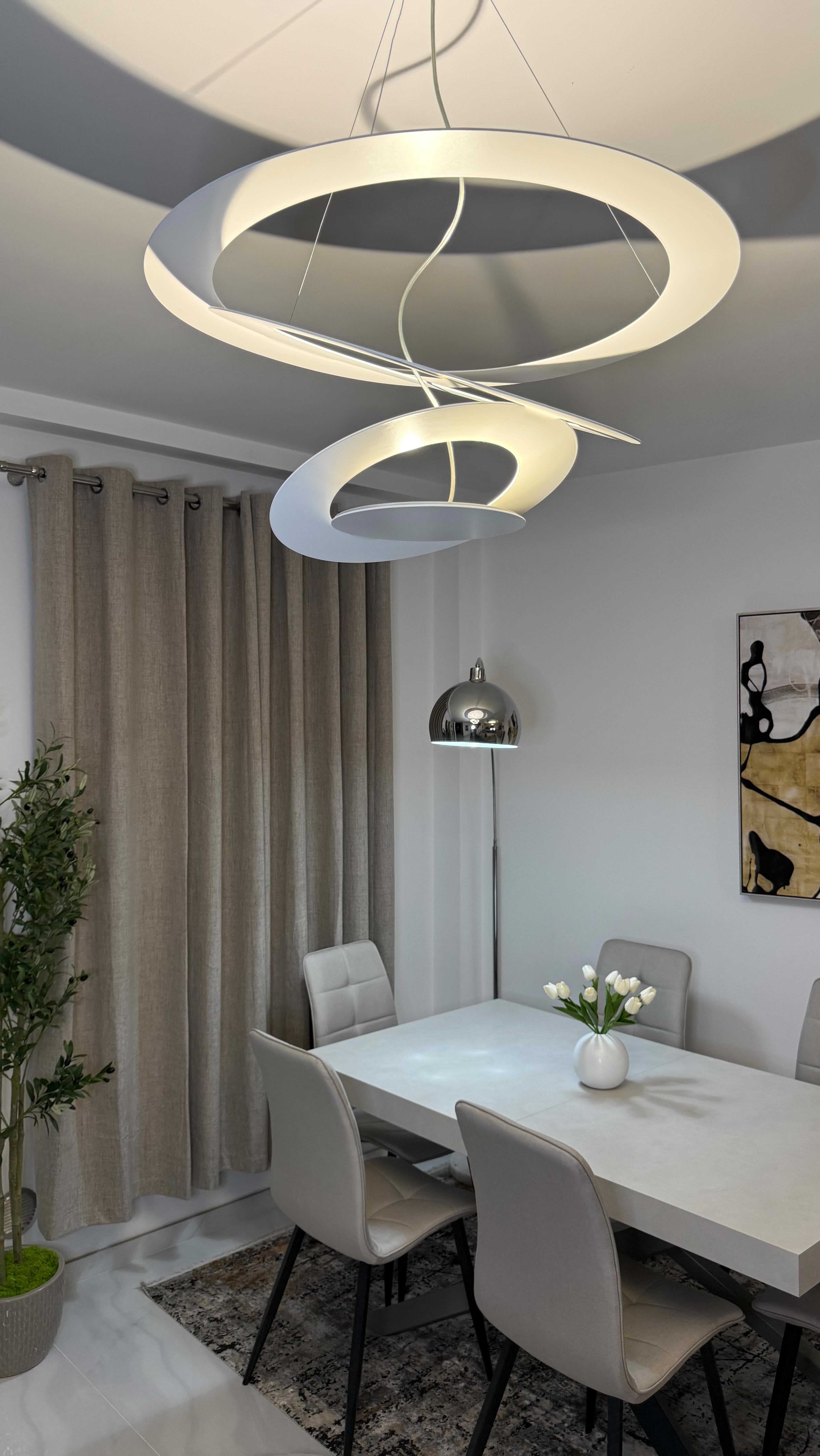 Instagram post by @_its_sophie_1 for Joydeco. Caption reads: Curtains make all the difference....