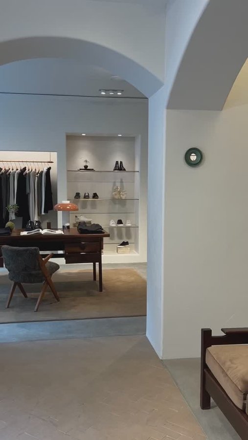 Instagram post by @emilybonita for Vince. Caption reads: I had the pleasure of visiting the new Vince....