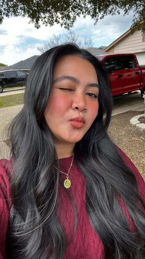 Instagram post by @regineamerrae for Klassy. Caption reads: [...] SO WORTH IT!! It’s like a warm hug. 🥰....