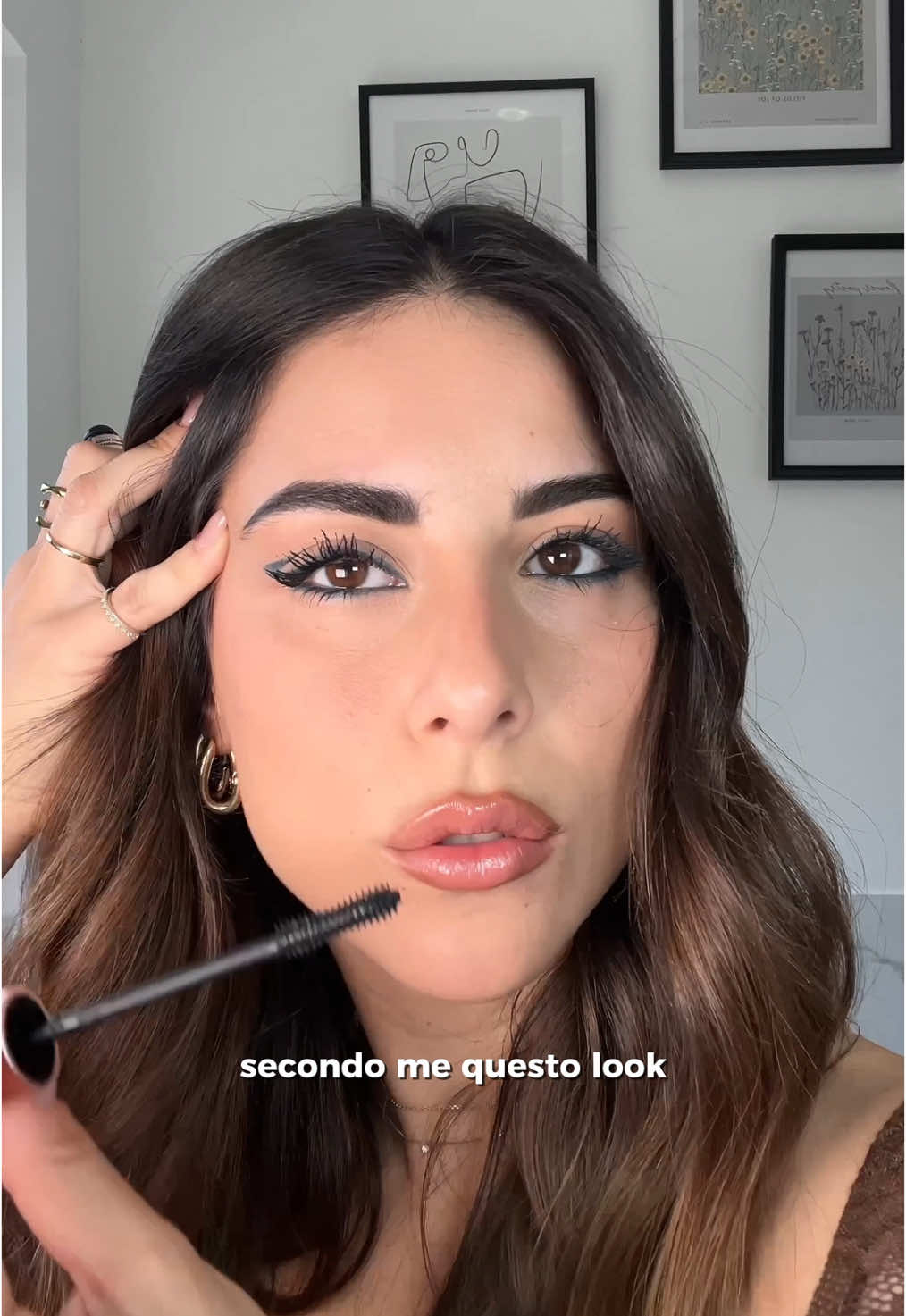 TikTok post by @veronica.marzullo for Max Factor. Caption reads: ✍️ Segna, amica!!  Questo mascara è la mia nuova....