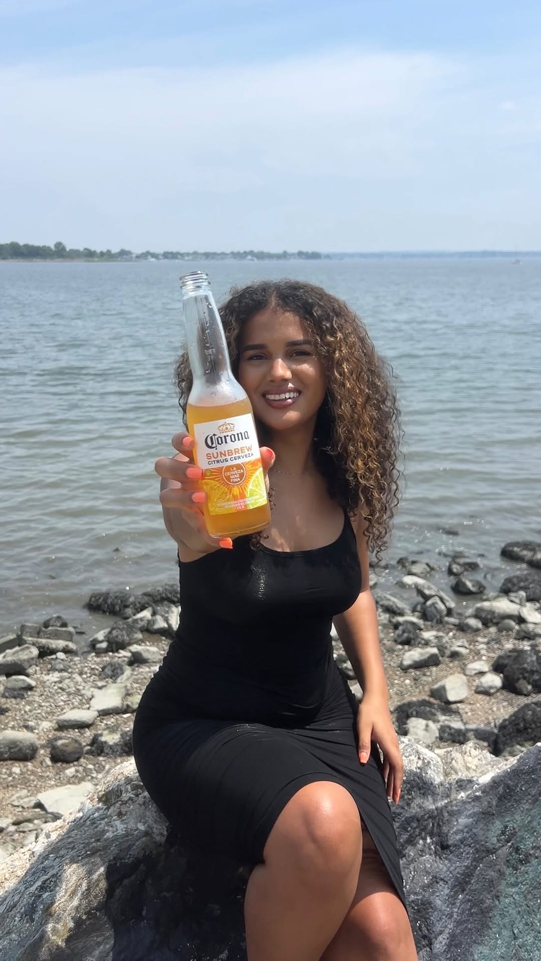 Instagram post by @gi.sellerosario for Corona USA. Caption reads: Trying Corona Sunbrew Citrus Cerveza for the first....