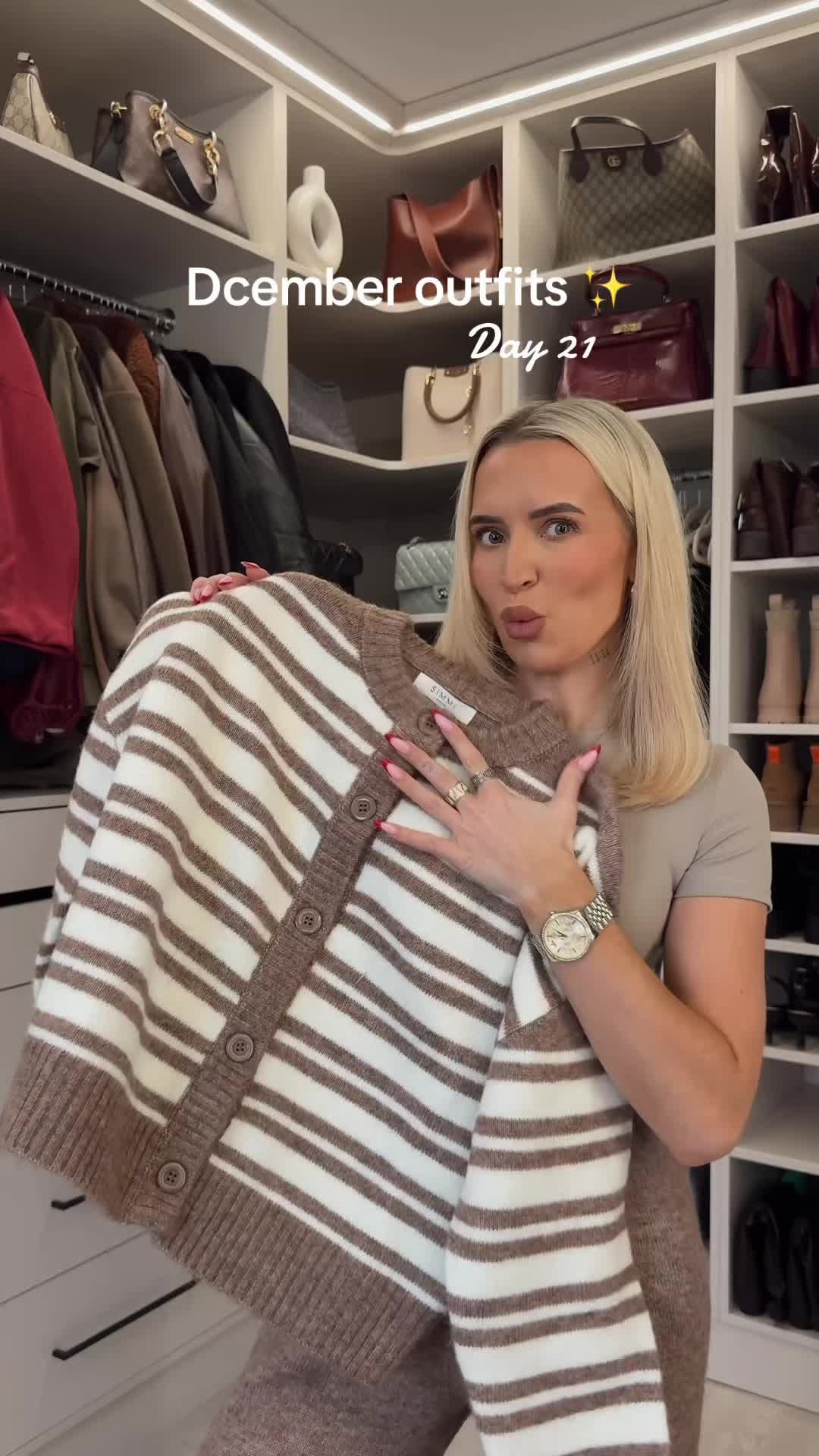 TikTok post by @__vikkyxo for Simmi London. Caption reads: [...] #skioutfitsinspo #tiktokmademebuyit....