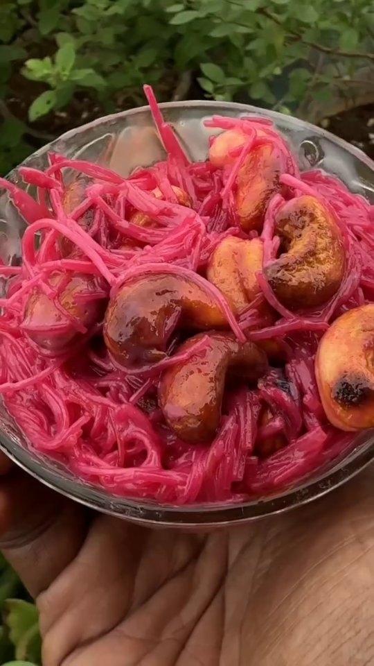 Instagram post by @imdevihere for Aashirvaad. Caption reads: Sowcarpet Beetroot Milk Semmiya 🤩♎️🔥

#ad....