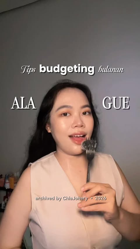 Instagram post by @chiajohary for Alfamart. Caption reads: [...] #AlfagiftGratisOngkirSepuasnya @alfamart....