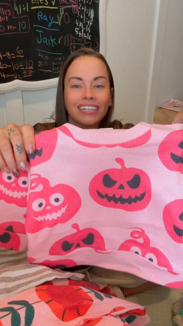 Instagram post by @perfectlykelsey for MiniOlie. Caption reads: Love me some @minioliestore 
🫶🏼
Code:....