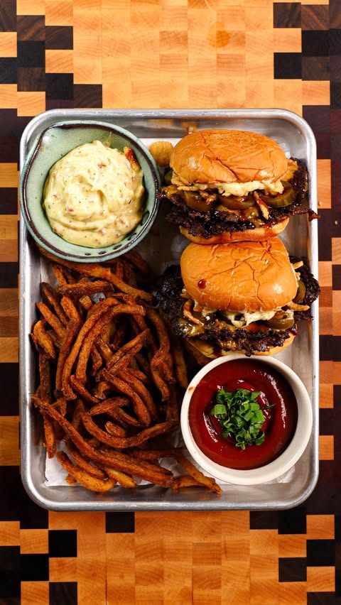 Instagram post by @dylannobert for Kewpie. Caption reads: BBQ Baconnaise Smash Burger 🍔 #KewpiePartner to....