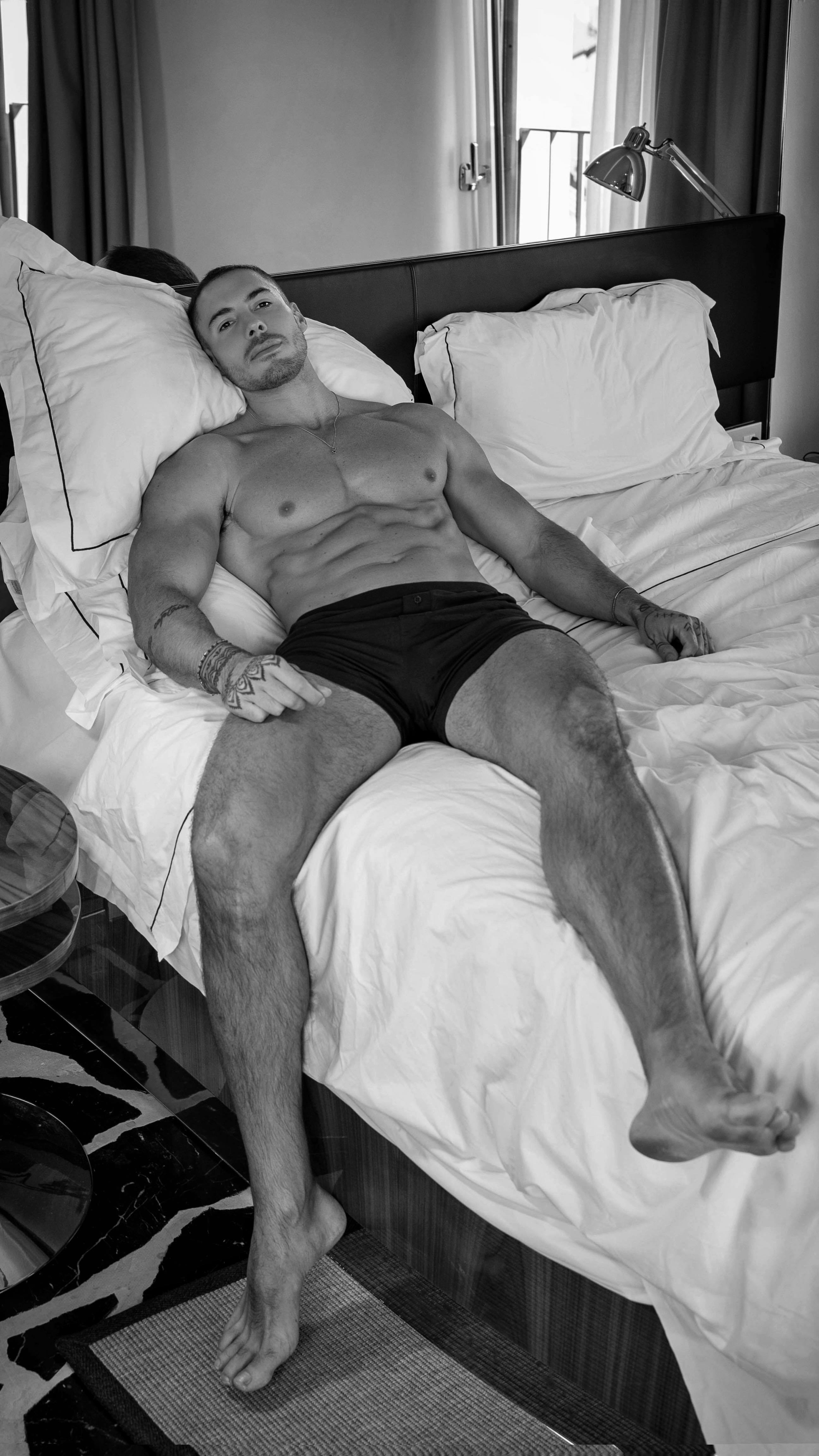 Instagram post by @nik_cornia for Yamamay. Caption reads: Comfort that flirts with confidence....