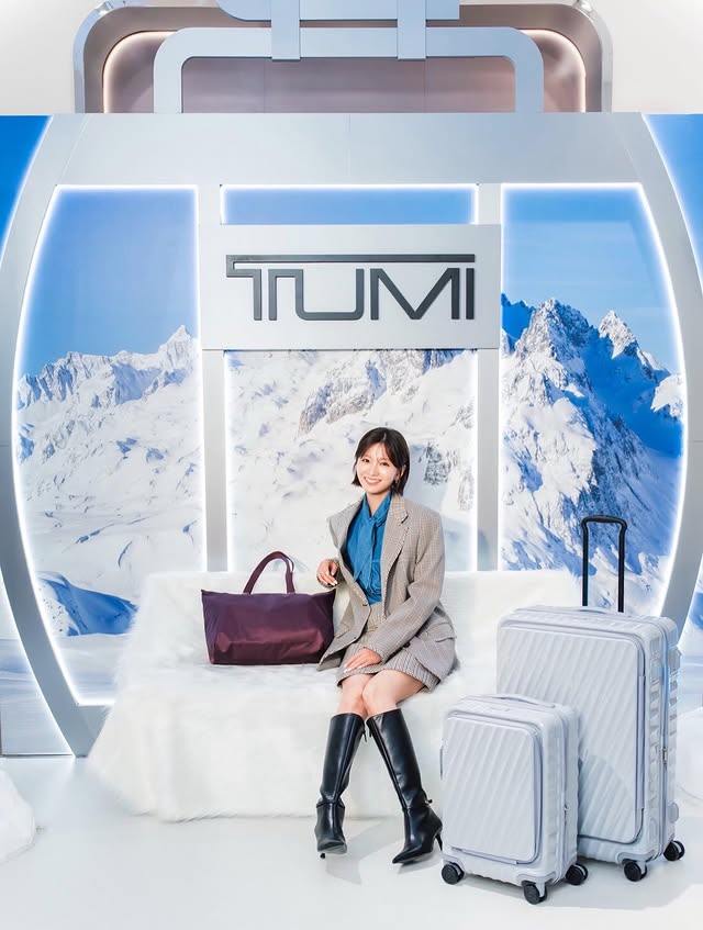 Instagram post by @sae_okazaki for TUMI. Caption reads: TUMI Fall/Winter 2026のプレビューイベントにお邪魔しました。 [...].
