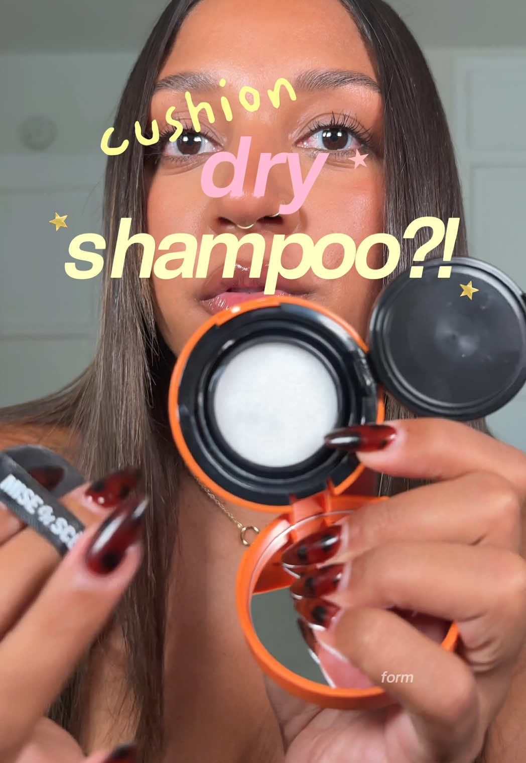 TikTok post by @leigha_chrstine for Mise En Scene. Caption reads: [...] and without the sticky residue 🙌🏽....
