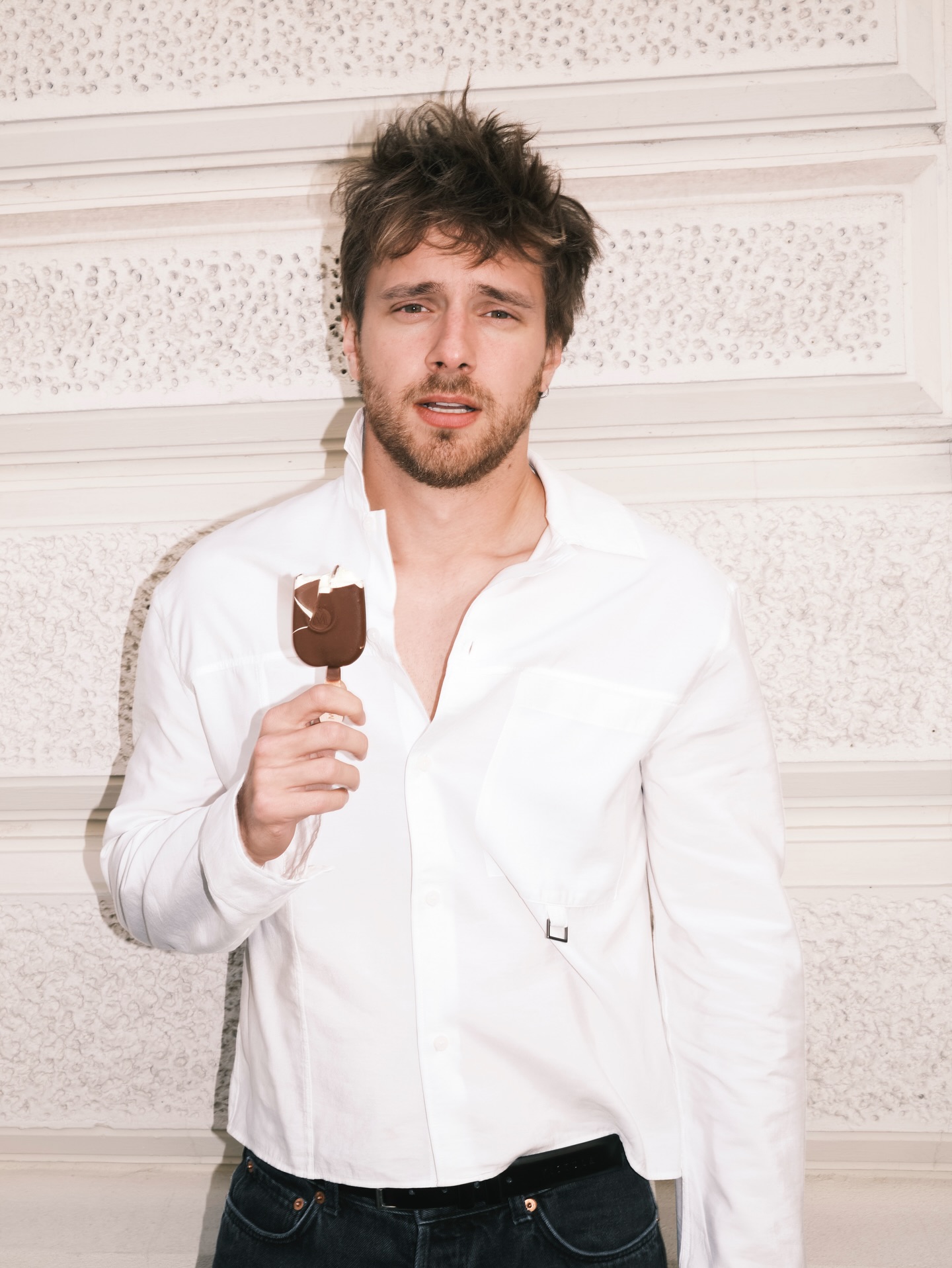 Instagram post by @maciejmusial_official for Magnum Ice Cream. Caption reads: jo sem ambasadorek najlepši lodžiki @magnum....
