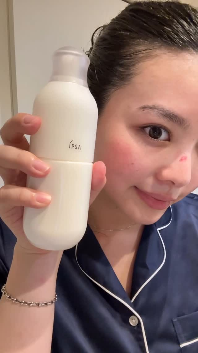 Instagram post by @airi0211 for IPSA. Caption reads: 自分に合ったスキンケアで、やわらかくて透明感のある肌を目指すおすすめのスキンケアを紹介します！

商....
