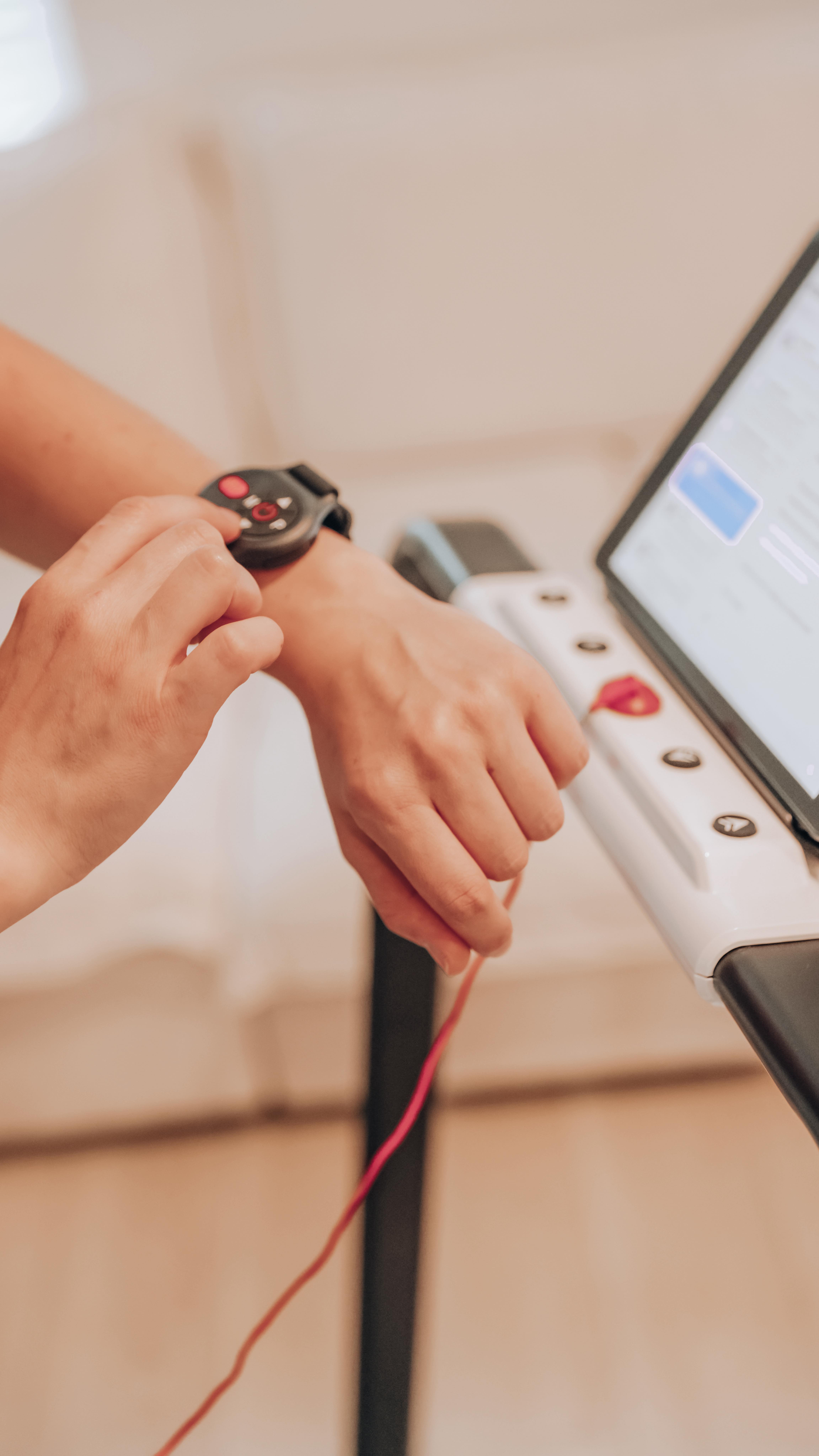 Instagram post by @maviminvalofficial for ancheer. Caption reads: 🌺🎁 Mother’s Day Giveaway
This Mother’s Day,....