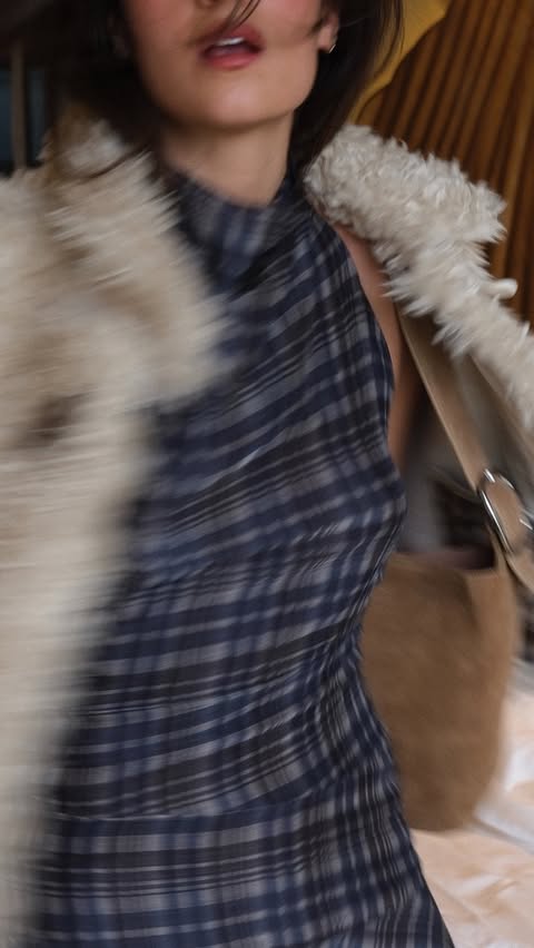 Instagram post by @sofia_marques_cruz for ABOUT YOU. Caption reads: [...] up here :)

at least I look cool. @aboutyou.