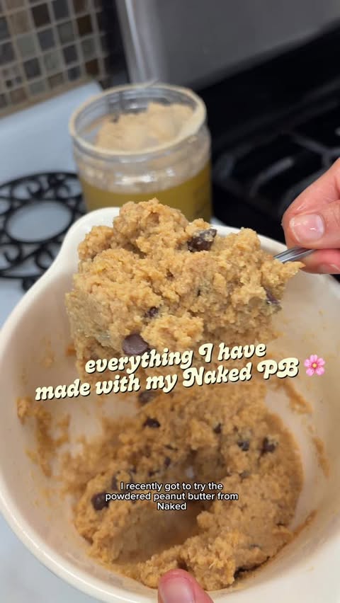 Instagram post by @danifernandez.go for Naked Nutrition. Caption reads: [...] with you guys my latest obsession....