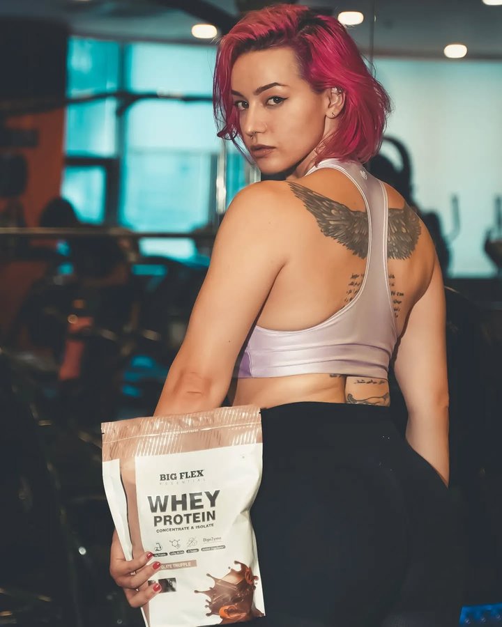 Instagram post by @ollyesse for Big Flex - Sports Nutrition. Caption reads: Bigger muscles? YES, PLEASE!
Drop by on....