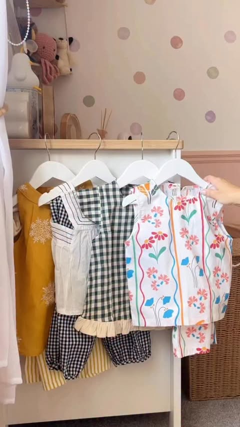 Instagram post by @the_mum_edition for MiniOlie. Caption reads: [...] of summer to Ottilie’s wardrobe with....