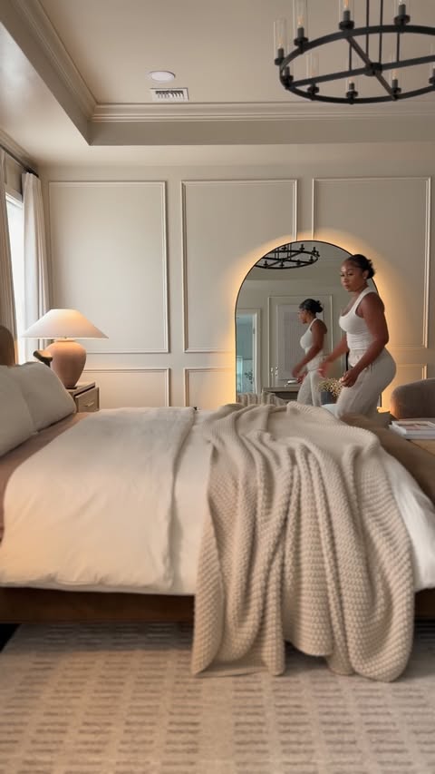 Instagram post by @jasinyavanputten for Bedsure Home. Caption reads: [...] Washed Cotton Duvet Cover Set from....