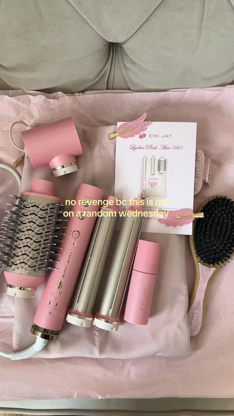 Instagram post by @amyyjaru for T3 Micro. Caption reads: [...] to keep posting idk what is!! thank u....