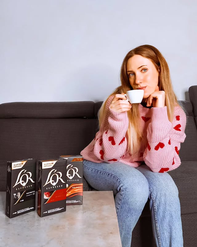 Instagram post by @efcarrot for LOR Espresso. Caption reads: One step closer 🌙

• sweater: @romwe
[Discount....