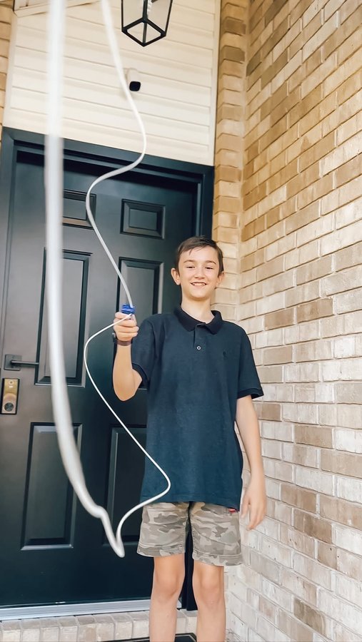 Instagram post by @deboraoehler for ZipString. Caption reads: #ad Okay guys @zipstring is by far the coolest....