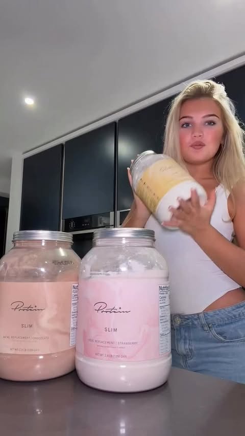 Instagram post by @phoebeprentice_ for Protein.com. Caption reads: obsessed @proteindotcom 💕 ad.
