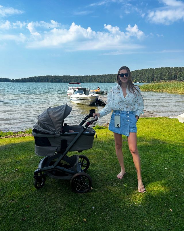 Instagram post by @paulinakorol for Maxi-Cosi. Caption reads: Nasze lato ☀️.