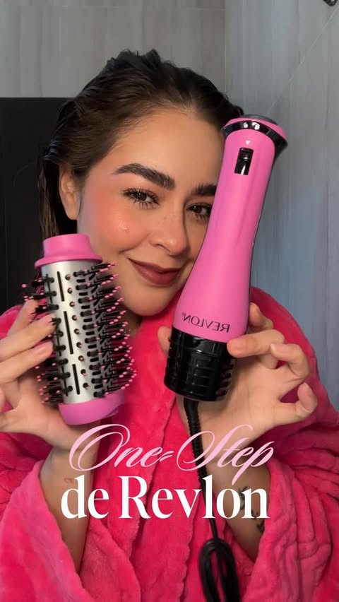 Instagram post by @maaarsotelo for Revlon Hair Tools. Caption reads: Mi herramienta favorita para verme espectacular....