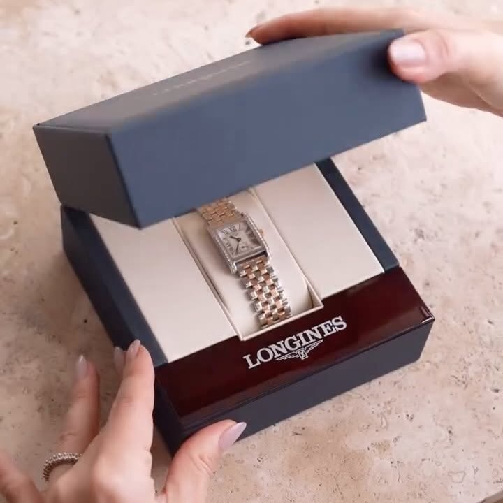 Instagram post by @styleboom for Longines. Caption reads: Zarafet yalnızca ne giydiğin ya da nasıl....