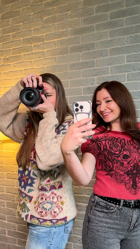 Instagram post by @ttart_photo for Photoroom. Caption reads: Pro photographer during Christmas:
Building a....