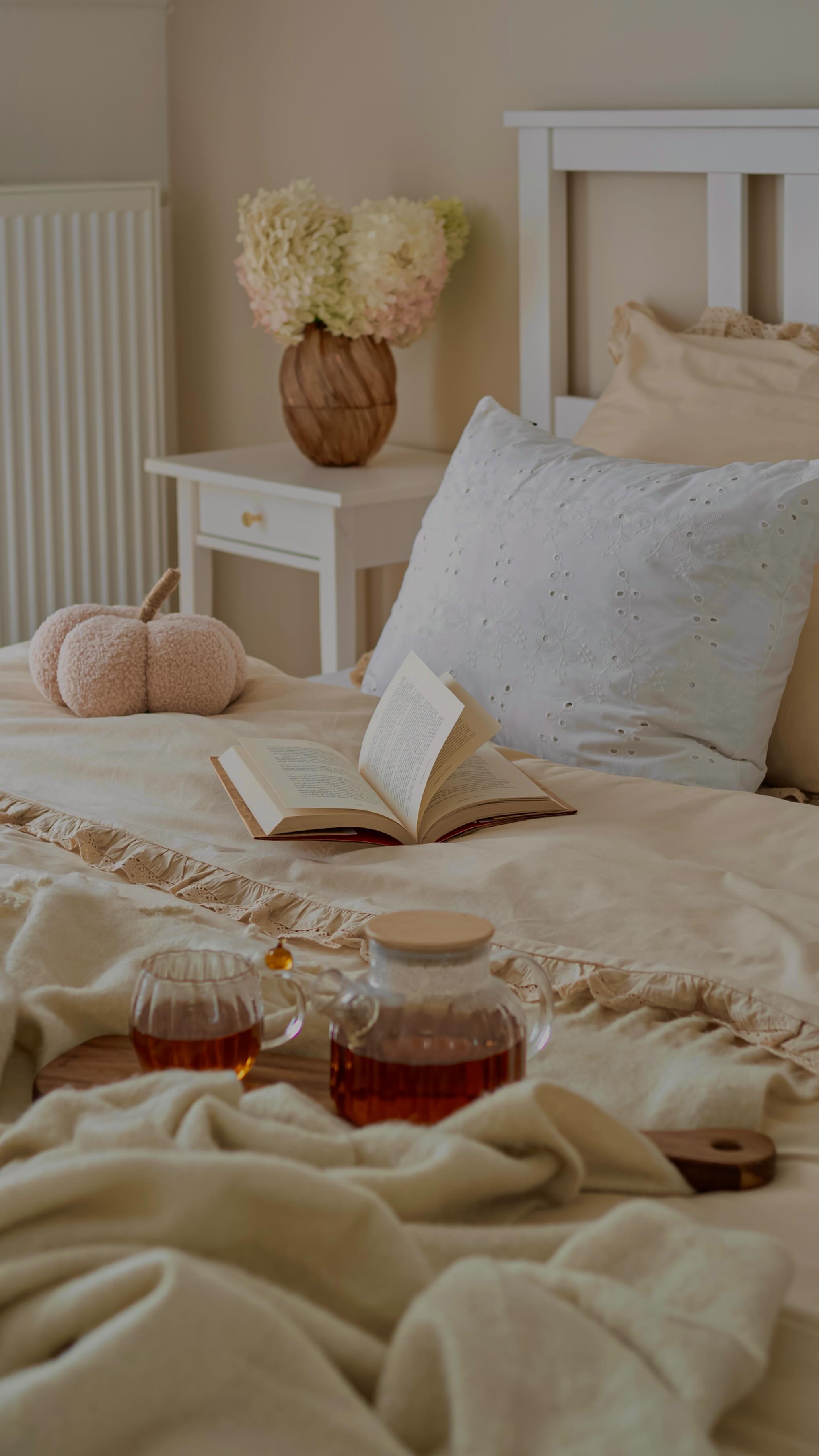 Instagram post by @paulina.skorka for Homla. Caption reads: Hello September!🍂🍄‍🟫

Kiedy barwne wzory....