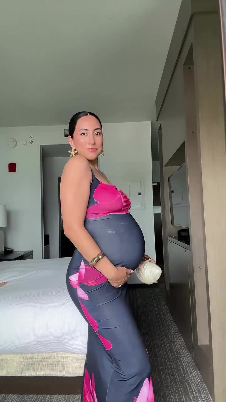 Instagram post by @itsliz__n for PinkBlush Maternity. Caption reads: Because who said maternity clothes can't be....