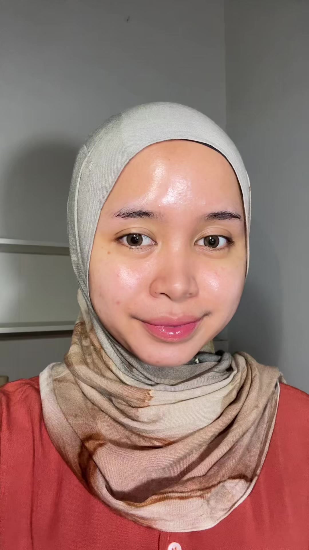 TikTok post by @olanjenner for Hanasui. Caption reads: [...] 😍 definetly will repurchase moist nyah....