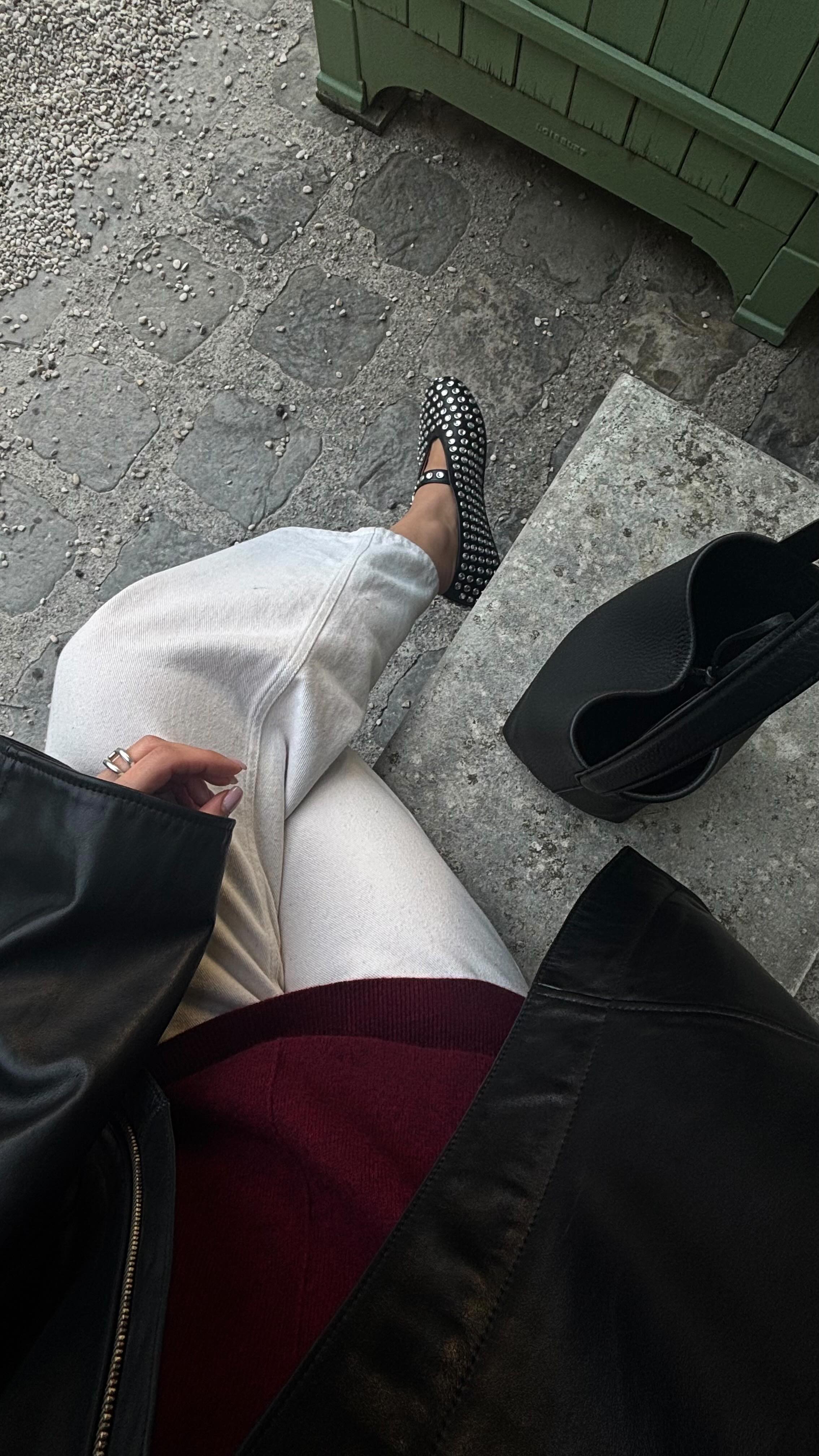 Instagram post by @maryline704 for Who What Wear. Caption reads: Burgundy 🍇 

do you like this Outfit....