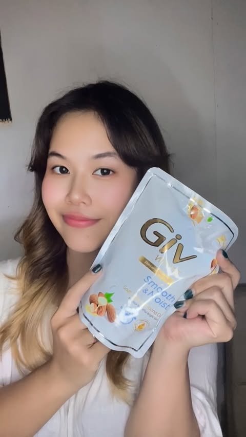 Instagram post by @rslmydln for Alfamart. Caption reads: [...] jangan pilih yang lain!🥰
Yuk beli di....