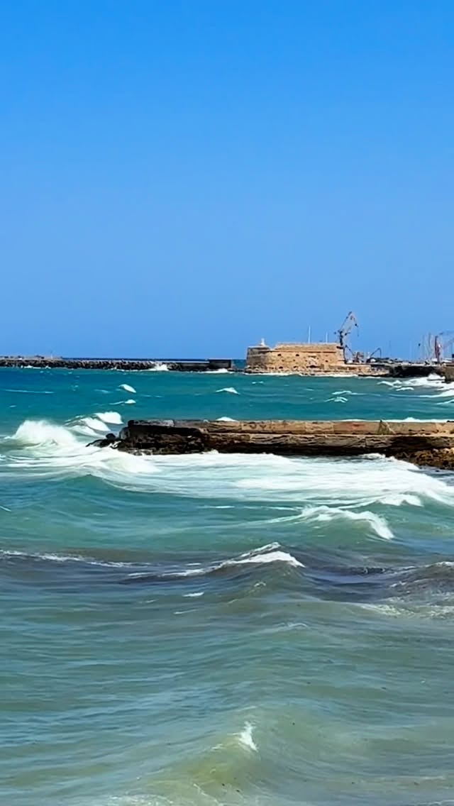 Instagram post by @audiosoup for Visit Greece. Caption reads: Bu yazın highlight’ı ⛱️

@visitgreece ve İstanbul....