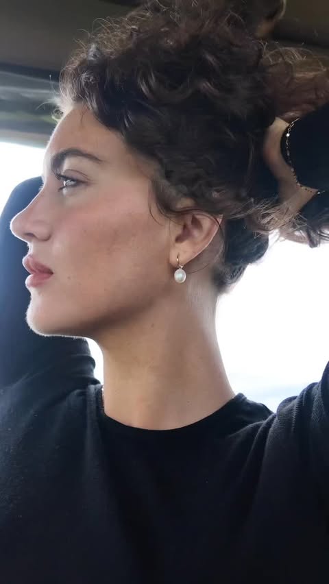 Instagram post by @clementinamazzanti for Linjer Jewelry. Caption reads: My everyday jewellery @linjerco Simple, elegant....