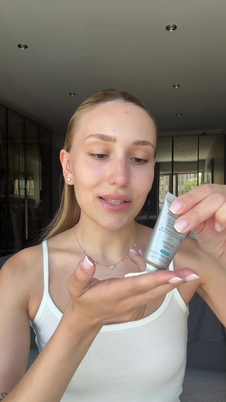 TikTok post by @deniizyavuz for SkinCeuticals. Caption reads: Cam gibi bir cilt için vazgeçilmezlerim🤍....