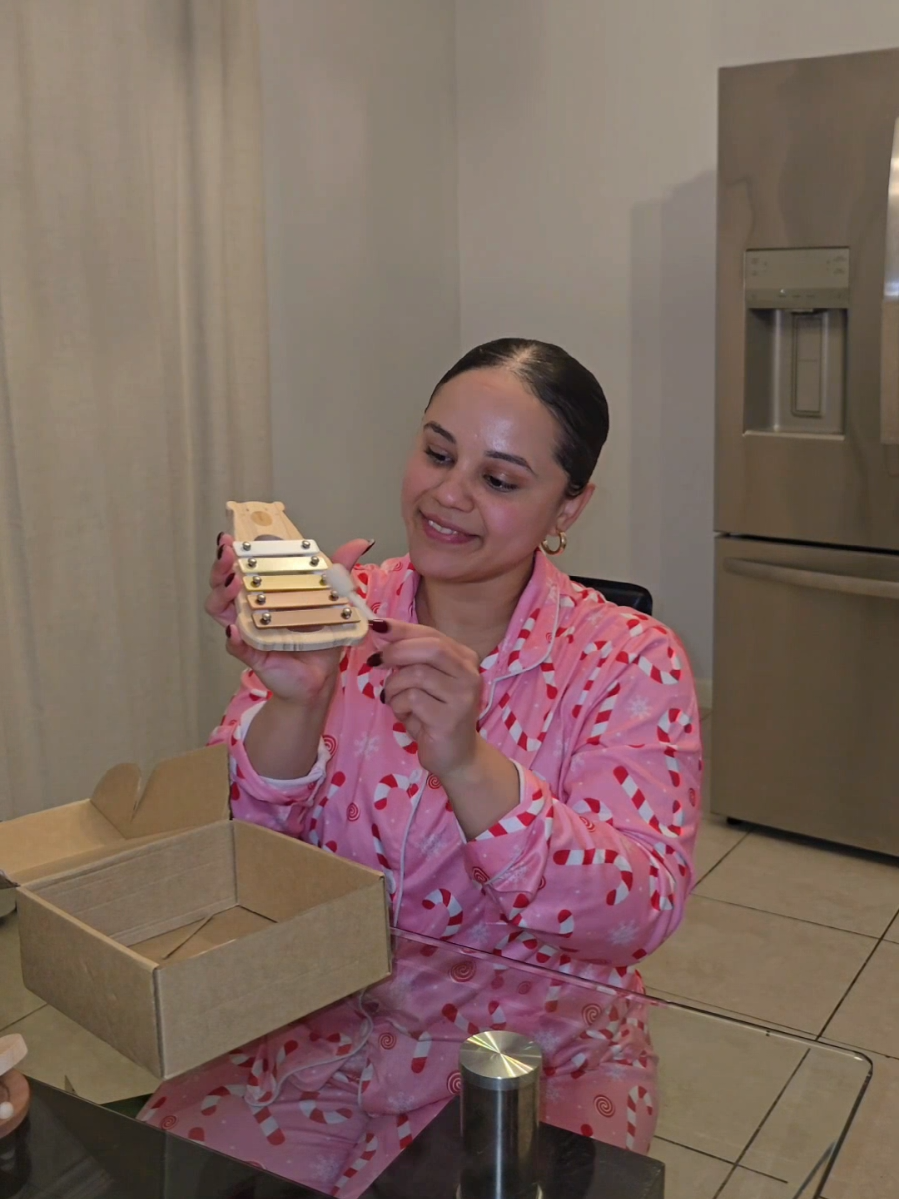 TikTok post by @angie_alvaradox for Amara Organic Foods. Caption reads: [...] and I’m not complaining ✨🙌 @AMARA ORGANIC....