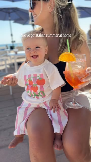 Instagram post by @hollyjcurtis for Miniolie. Caption reads: [...] or South of France this summer but....