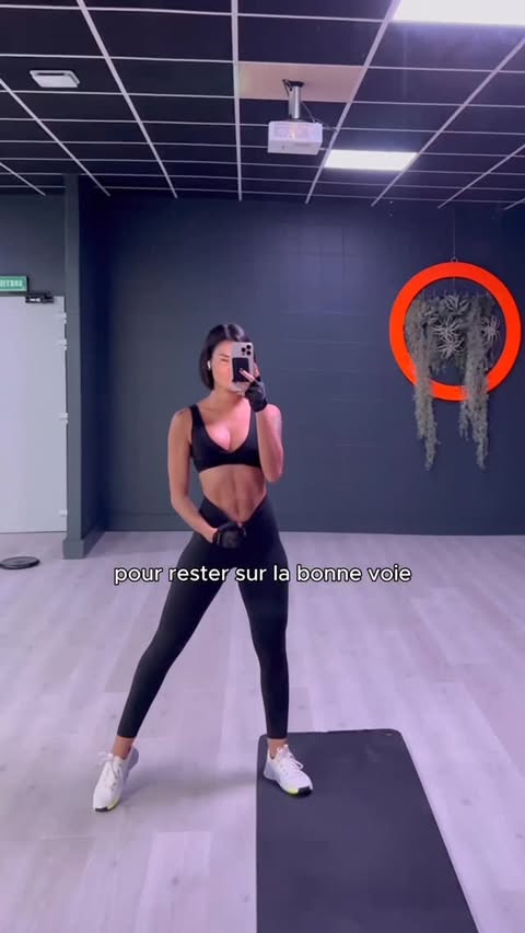 Instagram post by @ineslou for Optimum Nutrition. Caption reads: on parle créatine, ton Avantage Optimum Nutrition....