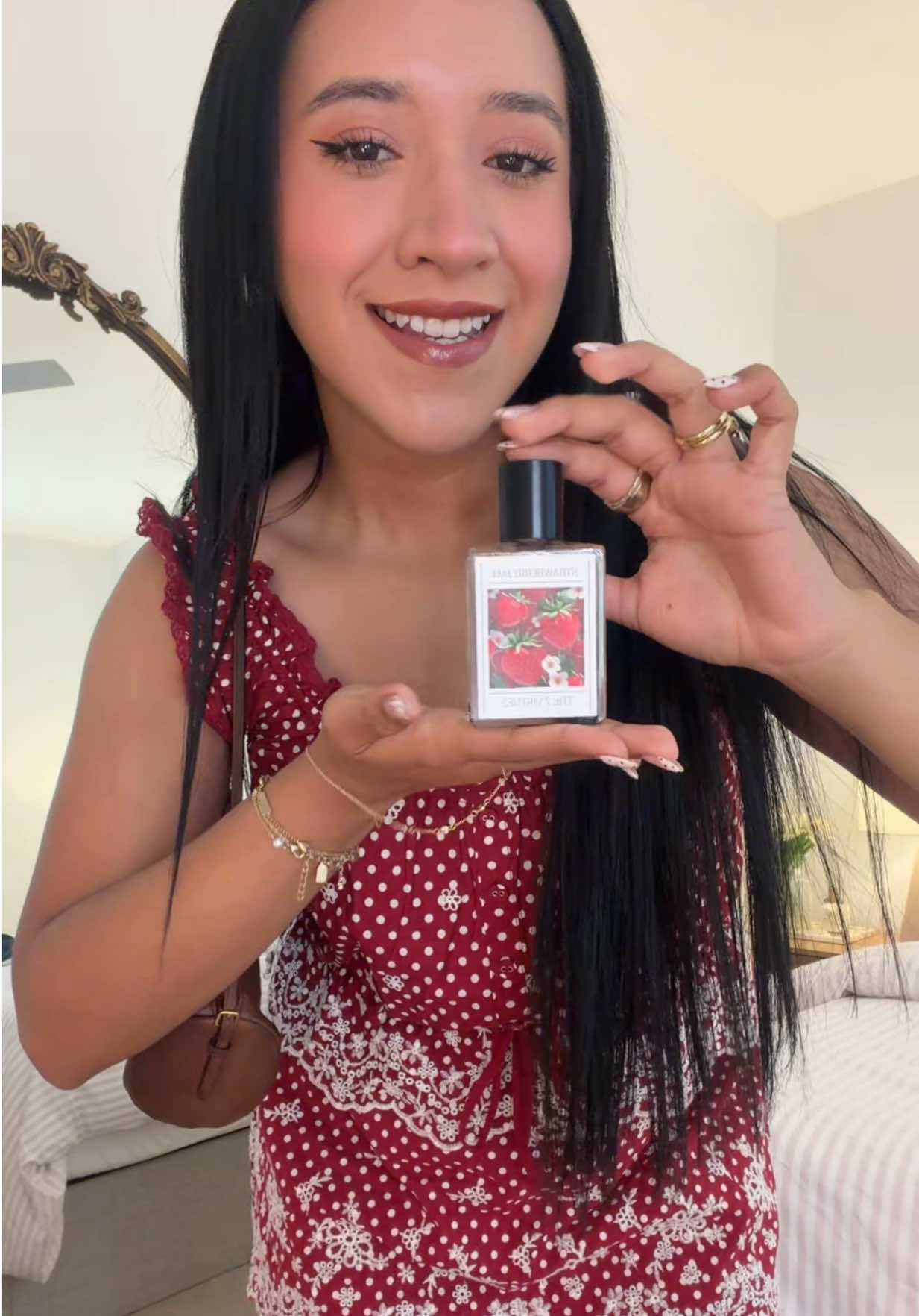 TikTok post by @nashlyvazquez for Caitlyn Minimalist. Caption reads: [...] Perfume @REDTOP-US @Miu Miu @Caitlyn....
