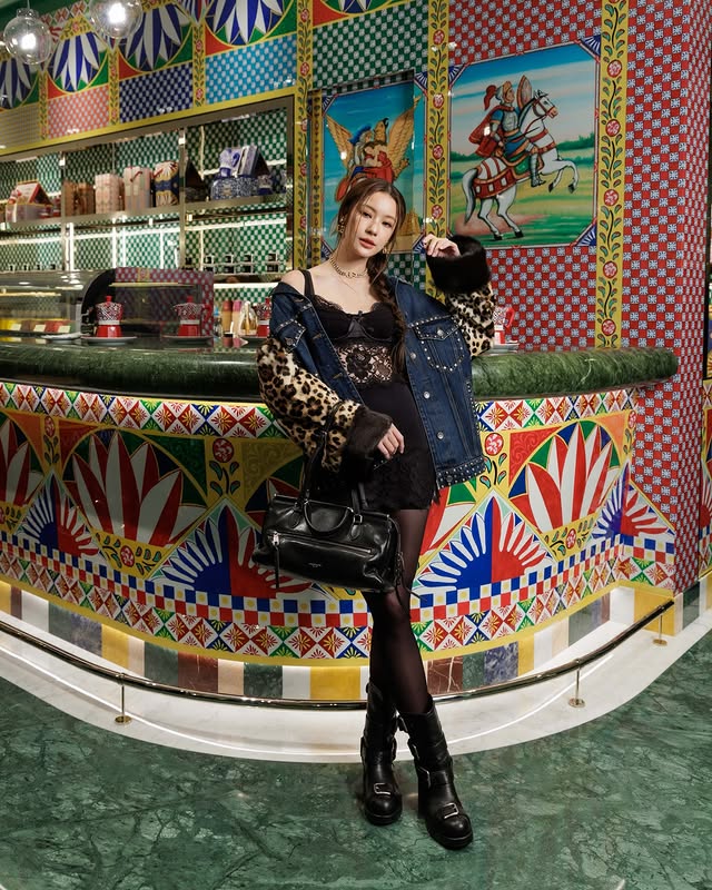 Instagram post by @namtan.tipnaree for Dolce&Gabbana. Caption reads: La dolce vita ♥️ 

DG Caffè by @dolcegabbana is....