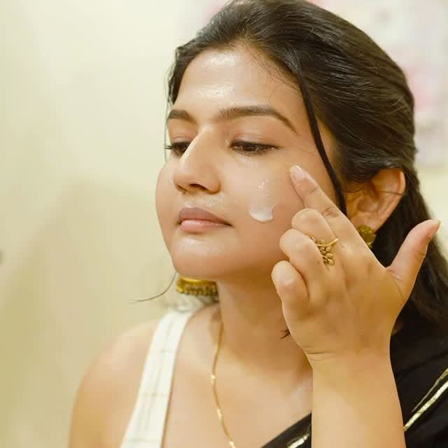 Instagram post by @_.ranideepa._ for Vaseline. Caption reads: #AD Comment for link🔗 
.
Vaseline Gluta Hya Serum....