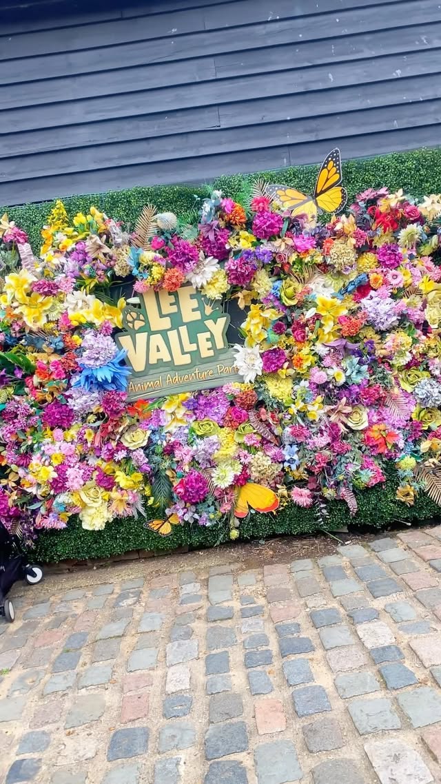 Instagram post by @food_addict1 for Peanut App. Caption reads: 𝑨𝑫 𝑳𝒆𝒆 𝑽𝒂𝒍𝒍𝒆𝒚 𝑭𝒂𝒓𝒎 Enjoy an....